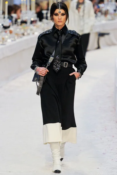 Look 14